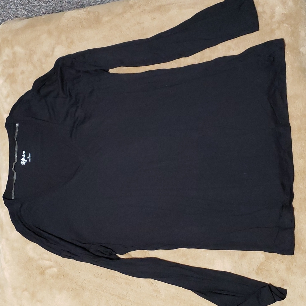 Womens long sleeve V-neck Tshirt